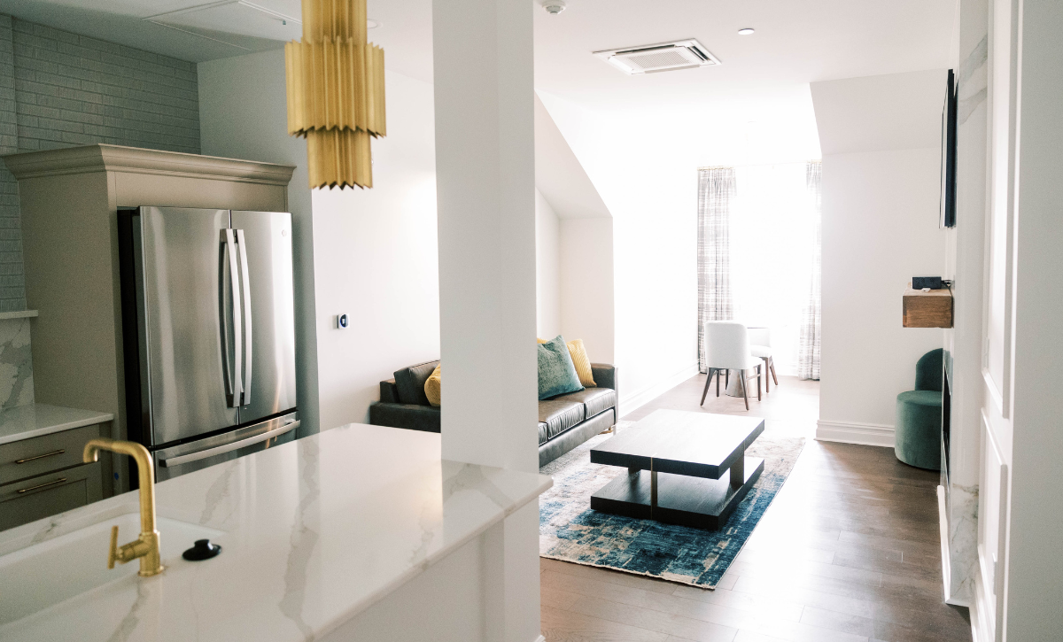 Commercial Historic King Mansion Suites 3