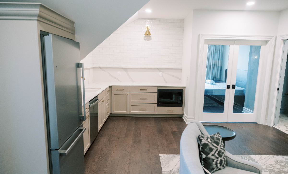 Commercial Historic King Mansion Suites 5