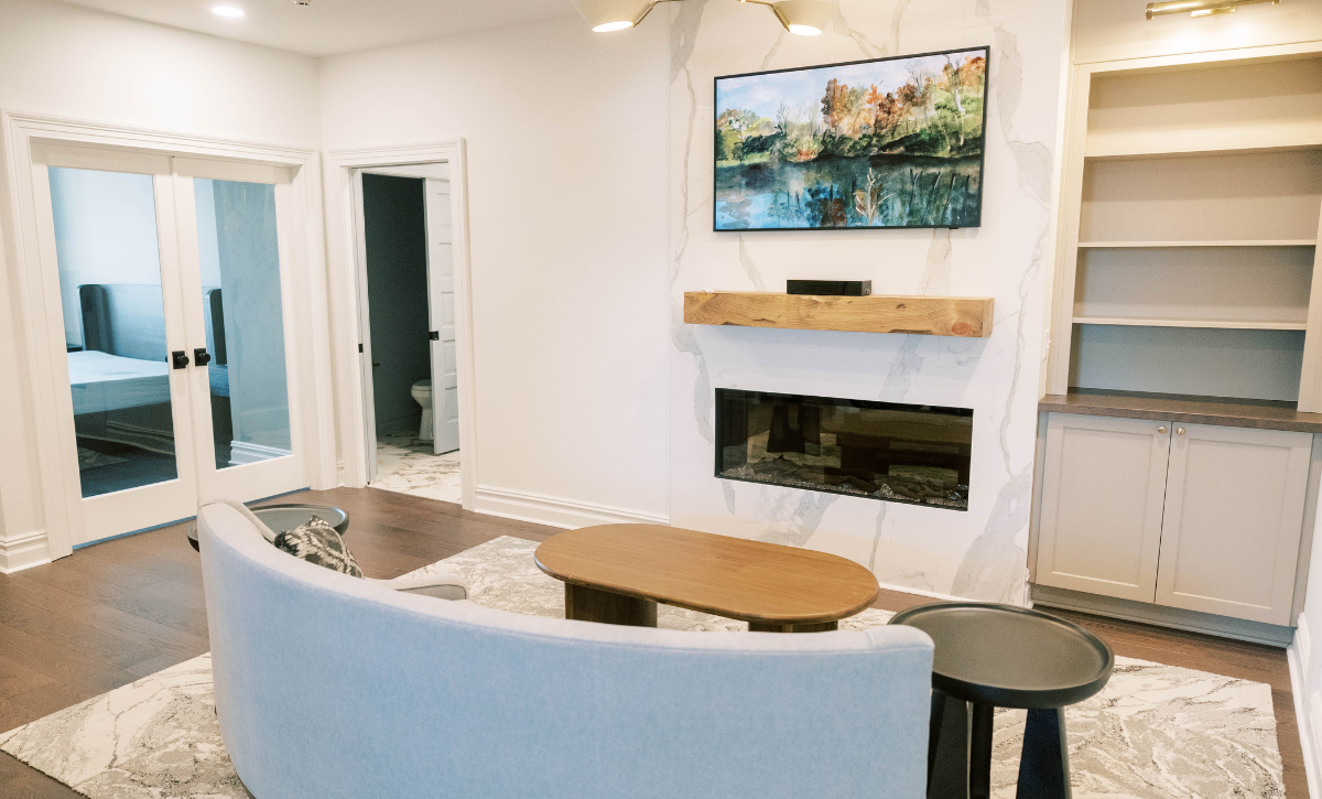 Commercial Historic King Mansion Suites 6