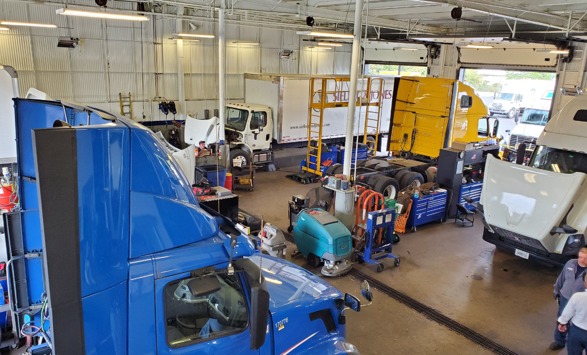 Commercial _ Penske Truck Leasing York 2