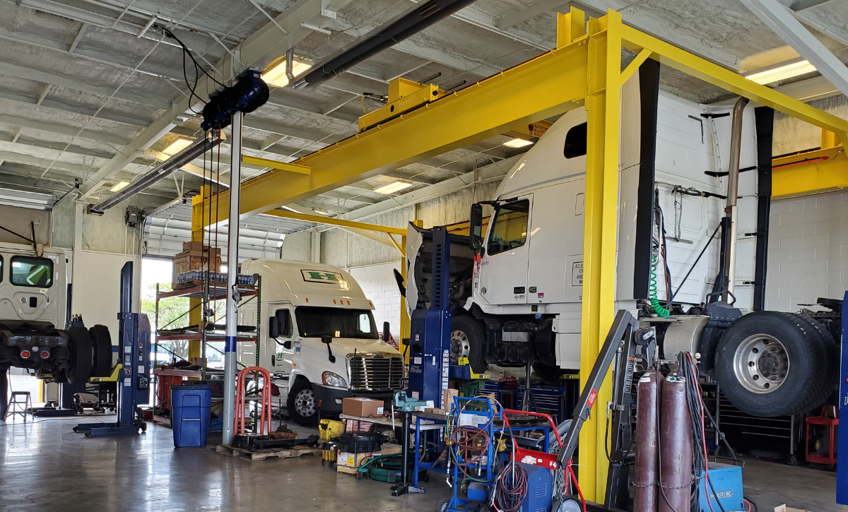 Commercial _ Penske Truck Leasing York 4